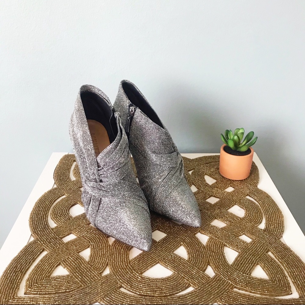 RARE SCHUTZ Noreen Metallic Heeled Booties Size 6